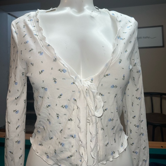 Aeropostale Floral Cardigan - Picture 2 of 3